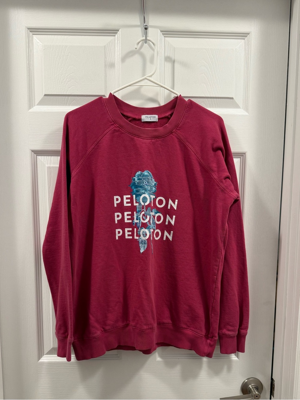 Peloton Women's Crewneck Sweatshirt in Berry Pink size Medium